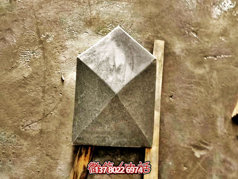 菱形擋車石阻石球，為兒童游樂場提供安全保障